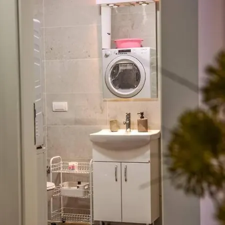 Ema / Quiet, Lovely And Cozy