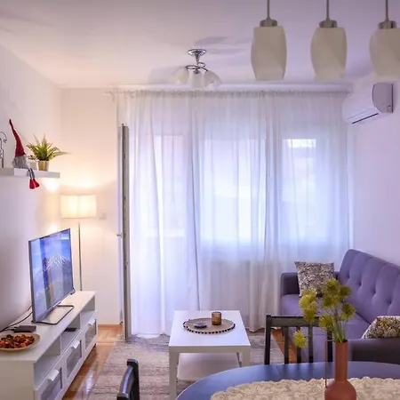 Ema / Quiet, Lovely And Cozy 公寓 诺威萨