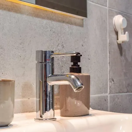 Ema / Quiet, Lovely And Cozy