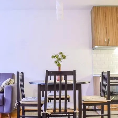 Ema / Quiet, Lovely And Cozy Apartament Novi Sad