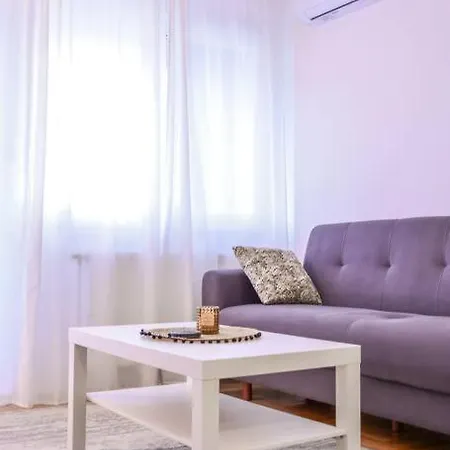 Ema / Quiet, Lovely And Cozy Apartament Novi Sad