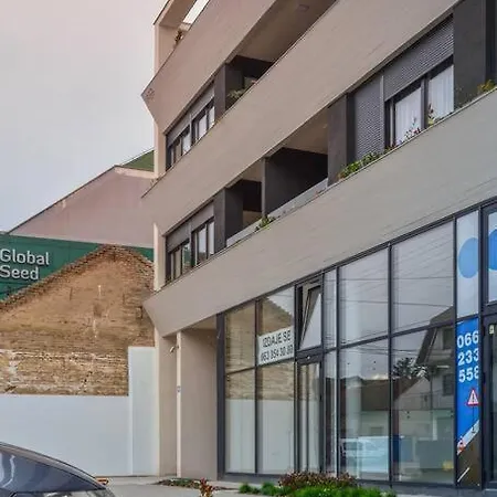 Ema / Quiet, Lovely And Cozy 公寓 诺威萨