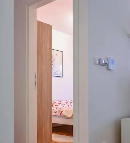 Apartman Ema / Quiet, Lovely And Cozy