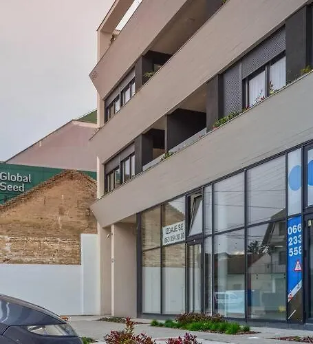 Ema / Quiet, Lovely And Cozy 公寓 诺威萨